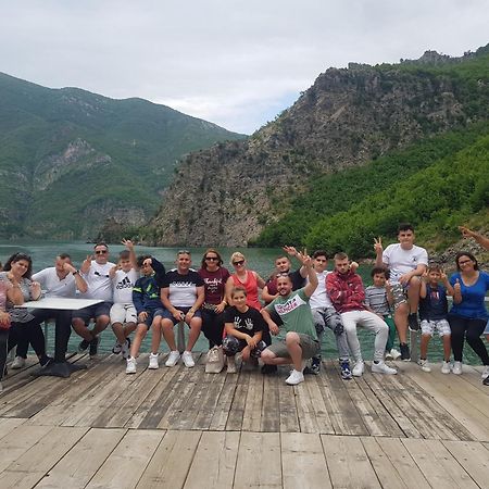 Rozafa Ferry & Accommodation Koman Екстериор снимка