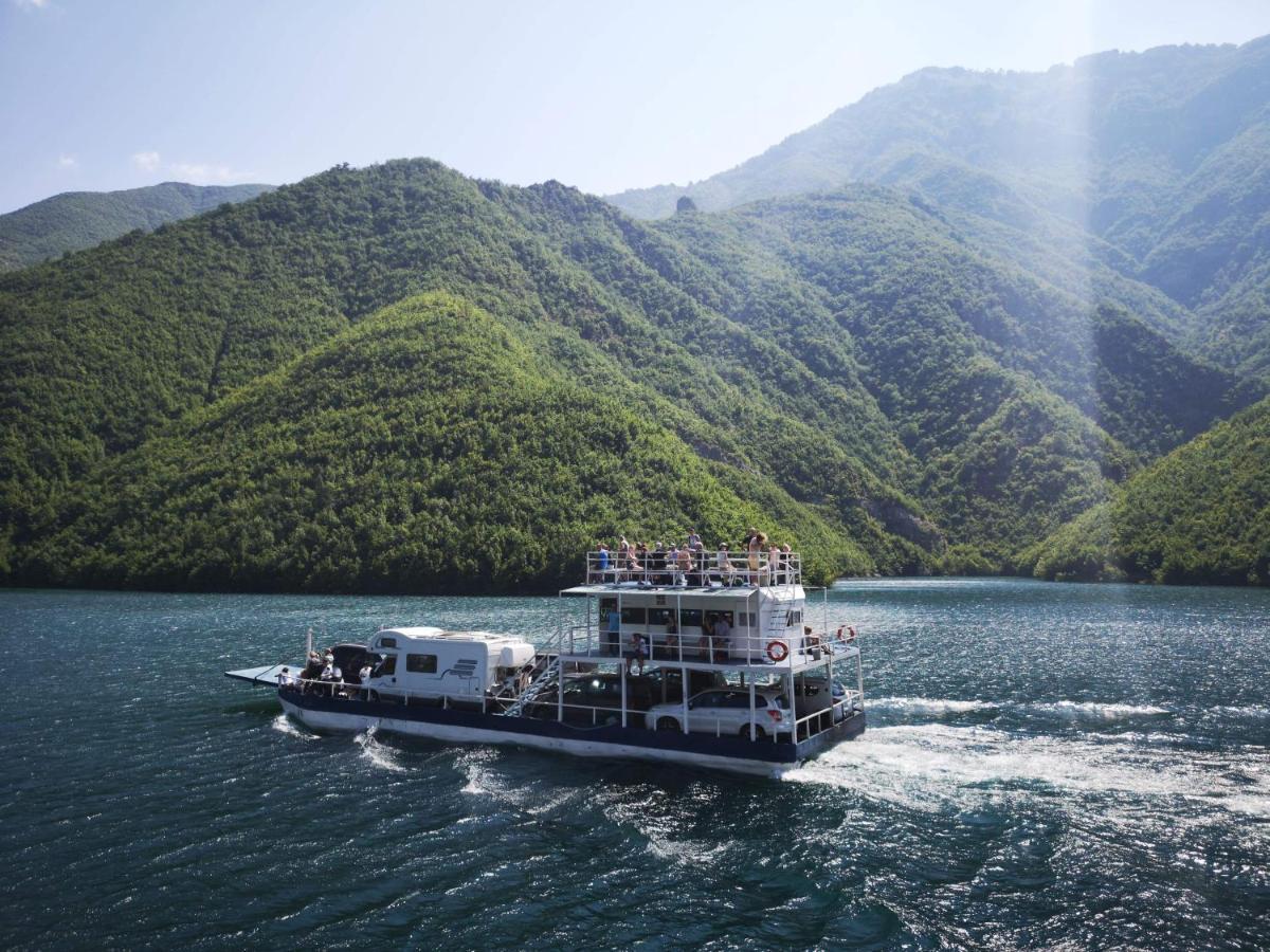 Rozafa Ferry & Accommodation Koman Екстериор снимка