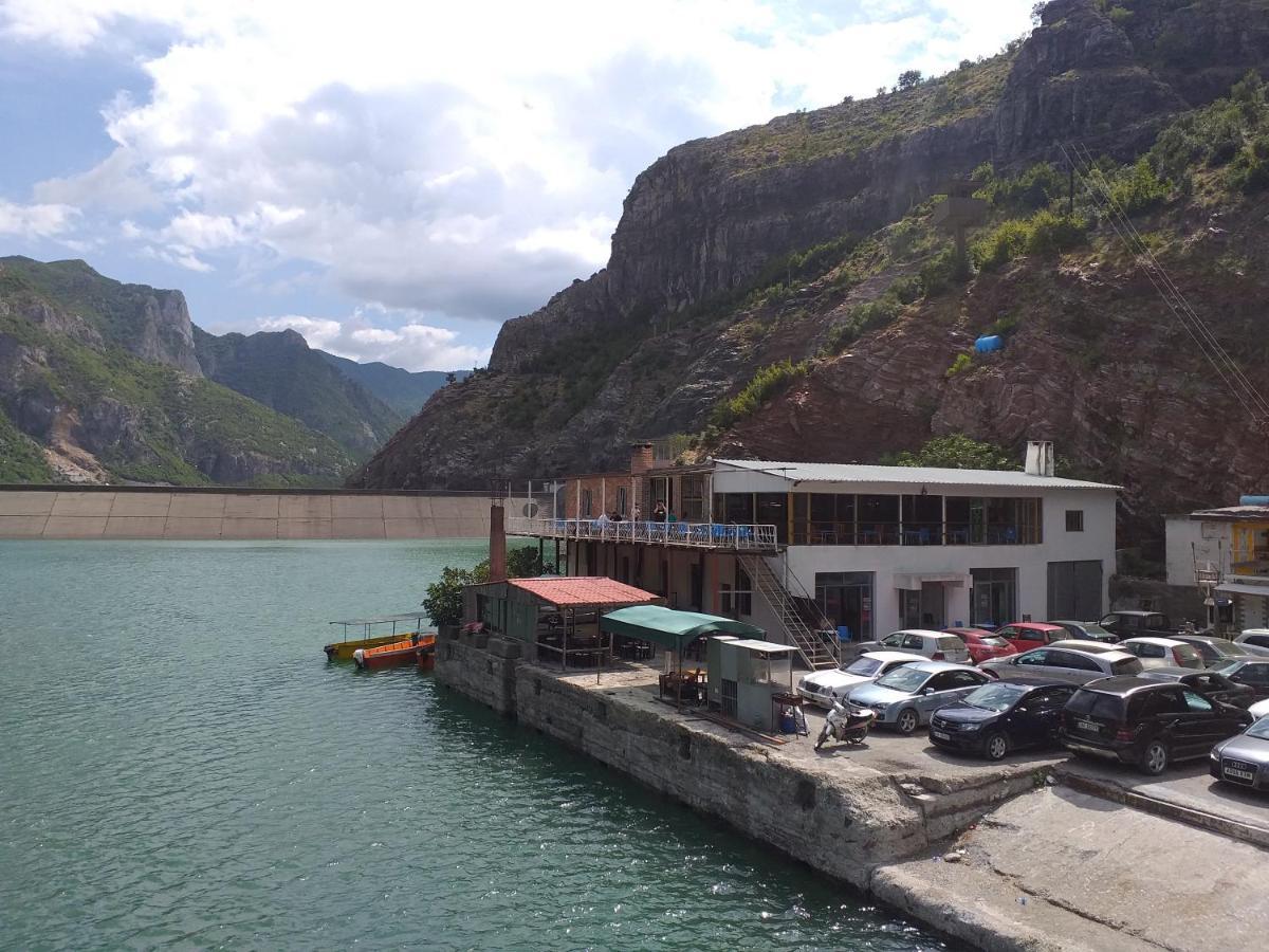 Rozafa Ferry & Accommodation Koman Екстериор снимка
